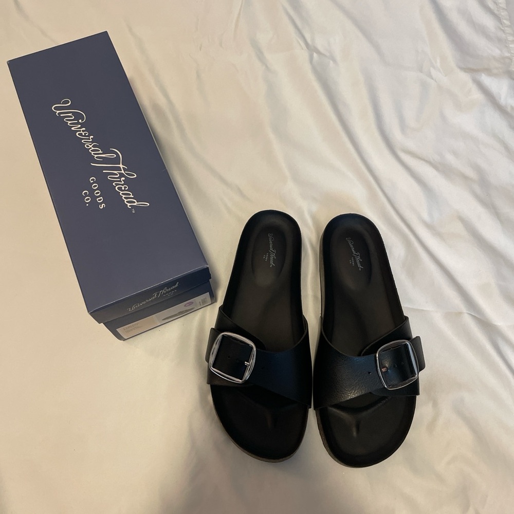 Black universal thread sandals